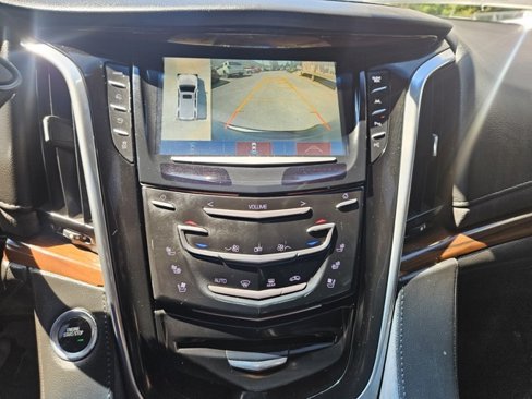 Used 2017 Cadillac Escalade ESV Luxury image 20