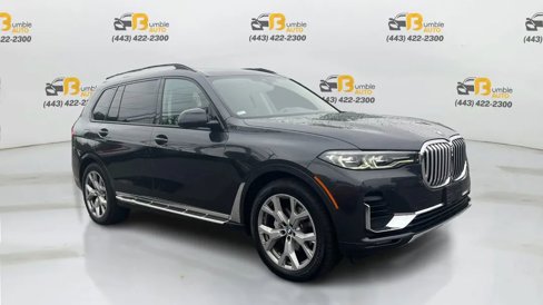 Used 2022 BMW X7 xDrive40i w/ Premium Package image 3