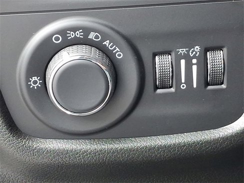 Used 2024 Jeep Grand Cherokee Laredo image 26