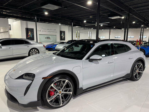 Used 2024 Porsche Taycan 4S image 3