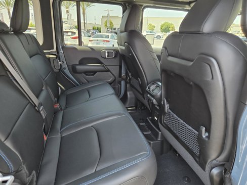 New 2025 Jeep Wrangler Unlimited Rubicon 4xe image 34