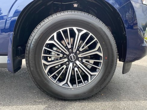 New 2025 Nissan Armada SL w/ Captain's Chari Seat Package image 11