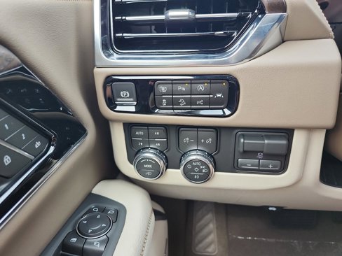 New 2026 GMC Yukon XL Denali image 19