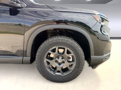 New 2025 Honda Pilot TrailSport image 10