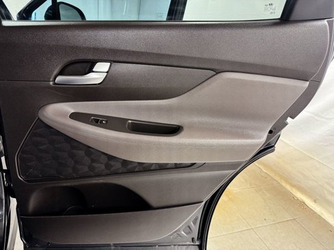 Used 2020 Hyundai Santa Fe SE image 16