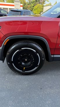 Used 2025 Rivian R1S Adventure image 12