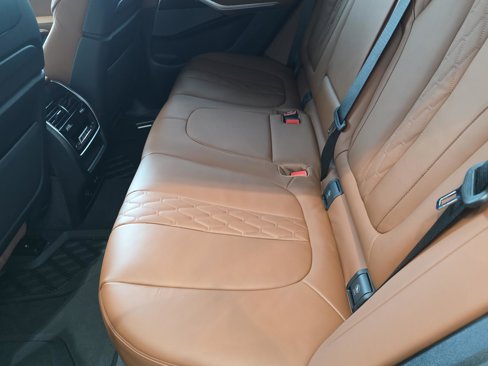 New 2026 BMW X5 M60i w/ Executive Package image 13