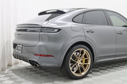 Used 2024 Porsche Cayenne S image 11