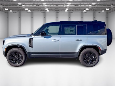 New 2024 Land Rover Defender 110 S image 2