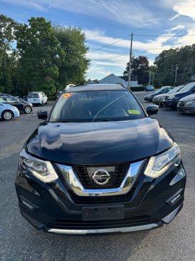 Used 2017 Nissan Rogue SL w/ SL Premium Package image 2