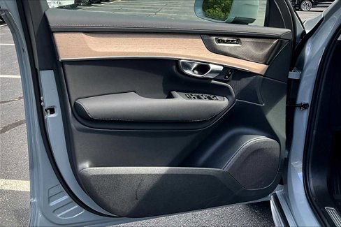 New 2026 Volvo XC90 B6 Plus w/ Protection Package Premier image 11