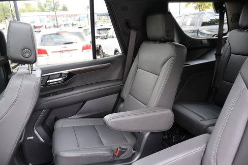 Used 2025 Chevrolet Tahoe Z71 w/ Comfort Package image 15