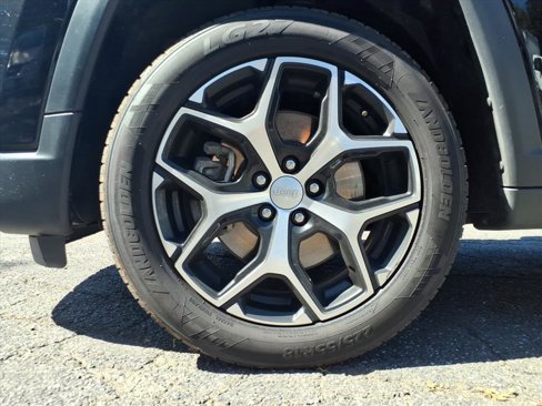 Certified 2024 Jeep Compass Limited w/ Sun and Sound Group image 8