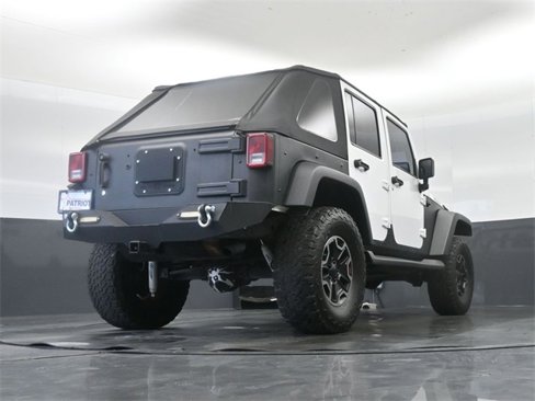 Used 2015 Jeep Wrangler Unlimited Rubicon image 26