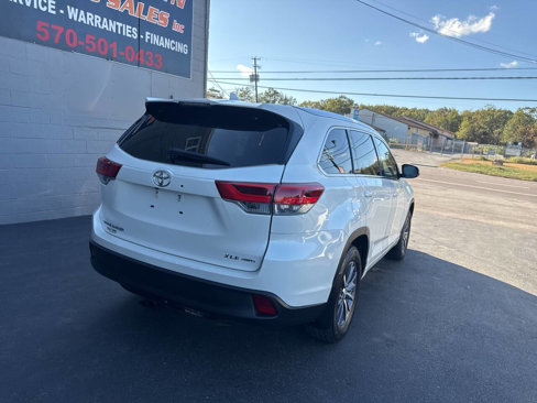 Used 2017 Toyota Highlander XLE image 8