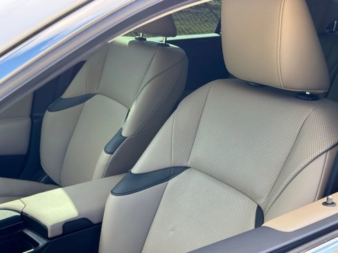 Used 2020 Lexus ES 300h w/ Premium Package image 19