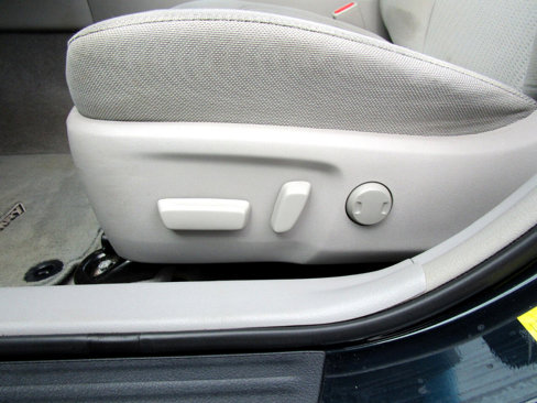 Used 2016 Toyota Camry LE image 11