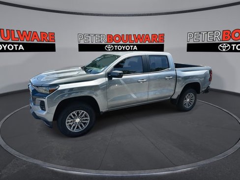 Used 2024 Chevrolet Colorado LT w/ LT Convenience Package image 1