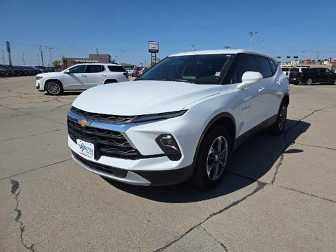 Certified 2025 Chevrolet Blazer LT w/ Driver Confidence Package image 1