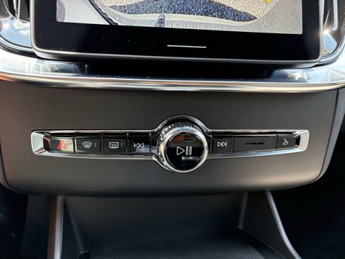 New 2026 Volvo XC90 B6 Plus w/ Protection Package Premier image 12