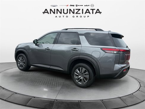 Used 2025 Nissan Pathfinder SV image 3