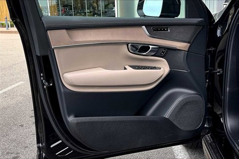 New 2026 Volvo XC90 B6 Plus image 11