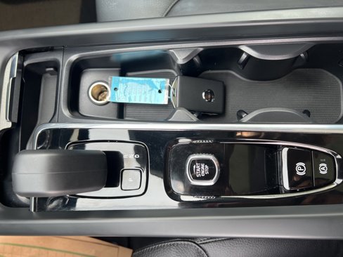 Certified 2025 Volvo XC60 B5 Plus image 23
