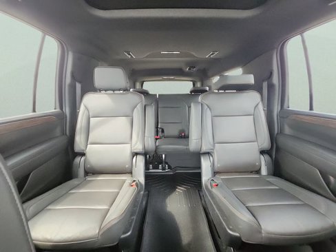 Certified 2022 Chevrolet Suburban High Country image 17