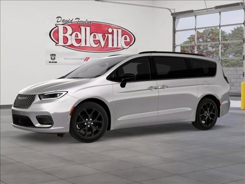 New 2026 Chrysler Pacifica Limited image 2