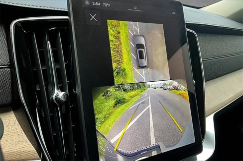Certified 2025 Volvo XC90 B6 Plus w/ Protection Package Premier image 13