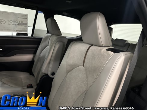 New 2026 Toyota Grand Highlander AWD Hybrid image 21