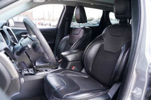 Used 2020 Jeep Cherokee Latitude Plus image 12