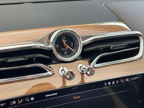 New 2025 Bentley Bentayga image 23