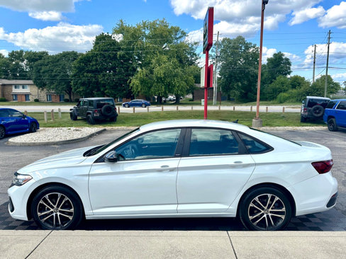 Used 2024 Volkswagen Jetta Sport image 16