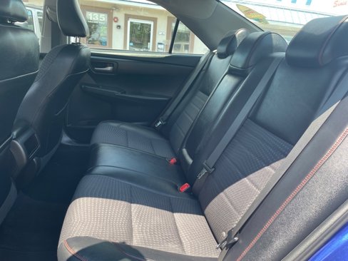 Used 2015 Toyota Camry LE image 26