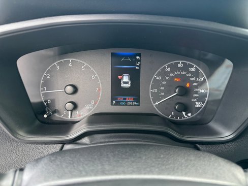 Used 2025 Toyota Corolla Cross LE image 39