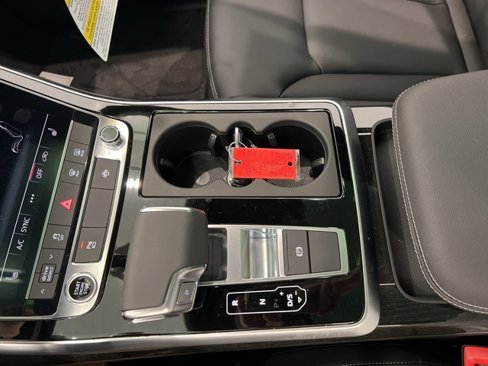 New 2025 Audi Q8 Premium image 33