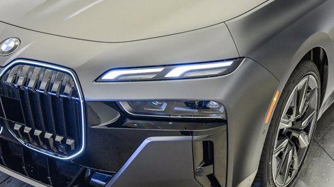 New 2026 BMW 740i w/ Premium Package image 9