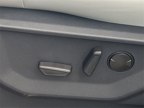 New 2025 Ford Expedition Max Platinum image 9