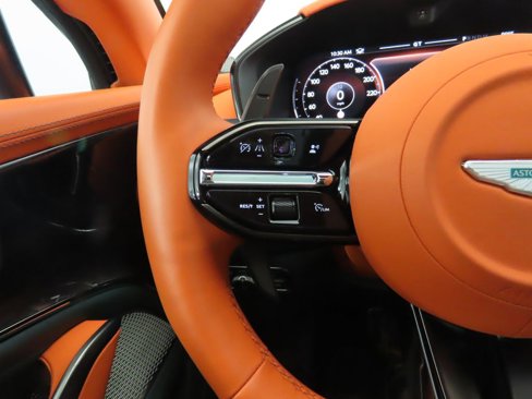 Used 2025 Aston Martin DBX 707 image 11