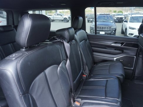 Used 2024 Jeep Wagoneer Series II w/ Flexible Seating Group image 26