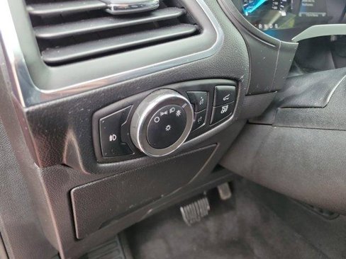 Used 2024 Ford Edge Titanium image 22