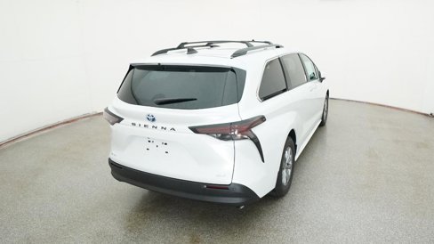 New 2025 Toyota Sienna XLE image 11
