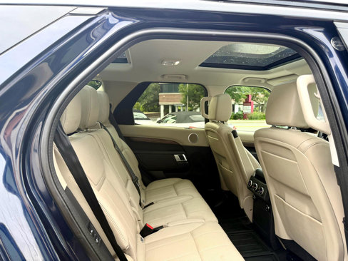 Used 2020 Land Rover Discovery HSE image 28