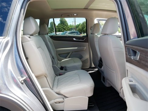 Certified 2024 Volkswagen Atlas SEL Premium R-Line image 19