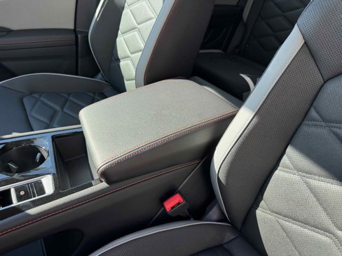 New 2025 Volkswagen Atlas Peak Edition SE image 23