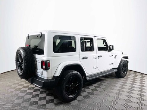 Used 2022 Jeep Wrangler Unlimited Sahara image 4