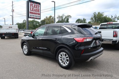 Used 2021 Ford Escape SE image 3