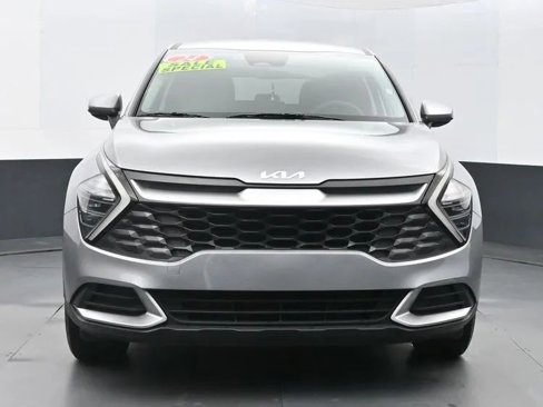 Used 2024 Kia Sportage LX image 3