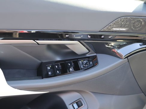 New 2026 BMW 530i xDrive w/ Executive Package image 29